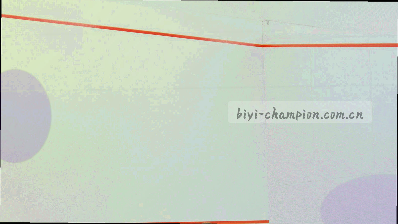 夜场灯光下的球场局部，低角度构图，观众席虚化，草皮上可见摩擦痕迹